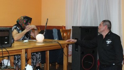 przed tobą sława, wieczna zabawa, pieniędzy w bród .......